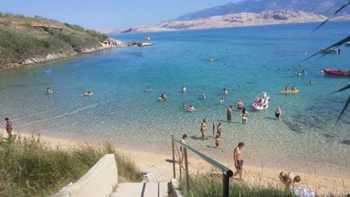 Apartman Dora Apartment Паг Екстериор снимка